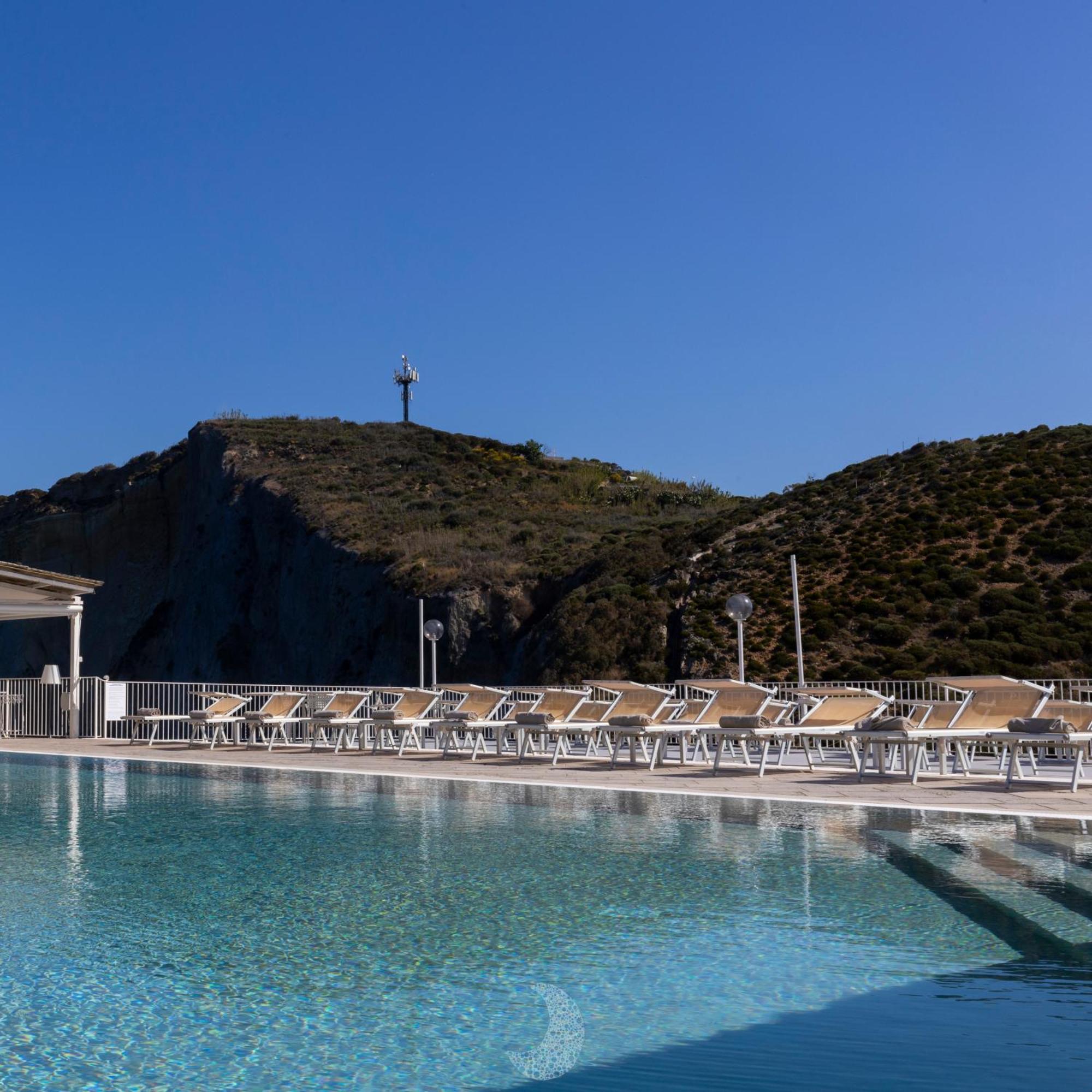 Hotel Chiaia Di Luna ปอนซา ภายนอก รูปภาพ